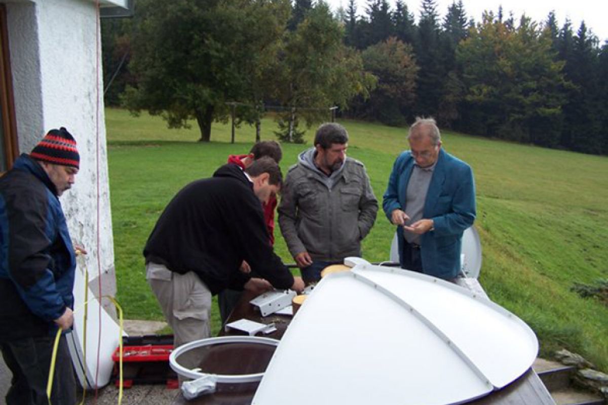 f3bfb5a54f8a48fb2e8b2f50d8f9d3a9 XL e250be80