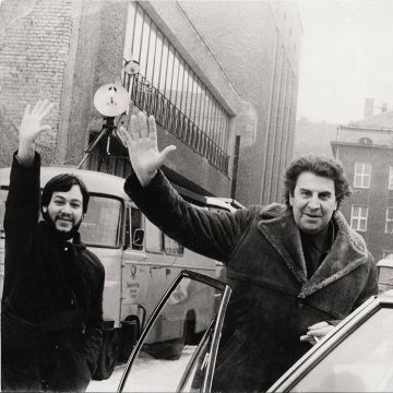 «Ταξιδεύοντας με τον Μίκη» – Η ταινία docufiction του Αστέρη Κούτουλα στην ΕΡΤ2