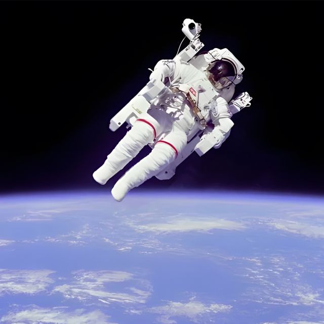 «Στείλτε μόνο ρομπότ και όχι ανθρώπους στο Διάστημα» λέει κορυφαίος επιστήμονας