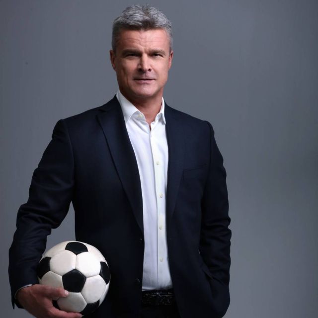 Ο Κριστόφ Βαζέχα σχολιαστής στο «Total Football»