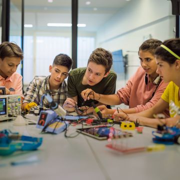 Έρευνα: Οι γονείς στην Ευρώπη ζητούν πρωτοβουλίες για την αντιμετώπιση των ελλειμμάτων στις ψηφιακές δεξιότητες των παιδιών  