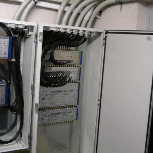 Αποκατάσταση βλαβών σε κεντρική δίκτυο λήψης – διανομής δορυφορικού και επίγειου σήματος