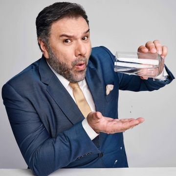 «THE 2NIGHT SHOW»  με τον Γρηγόρη Αρναούτογλου
