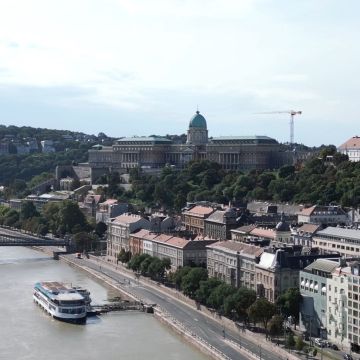 «Ραντεβού… στην Ευρώπη» με την Επιστήμη Μπινάζη – «Βουδαπέστη»