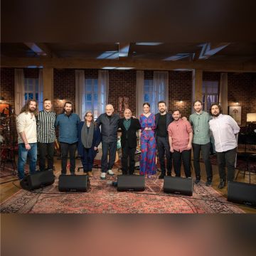 Η Λίνα Νικολακοπούλου, ο Ara Dinkjian και ο Θοδωρής Βουτσικάκης στο «Μουσικό κουτί» στην ΕΡΤ1