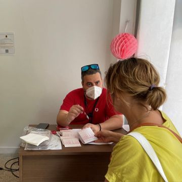 Ίδρυμα Vodafone: Διανομή δωρεάν καρτών SIM σε πρόσφυγες από την Ουκρανία