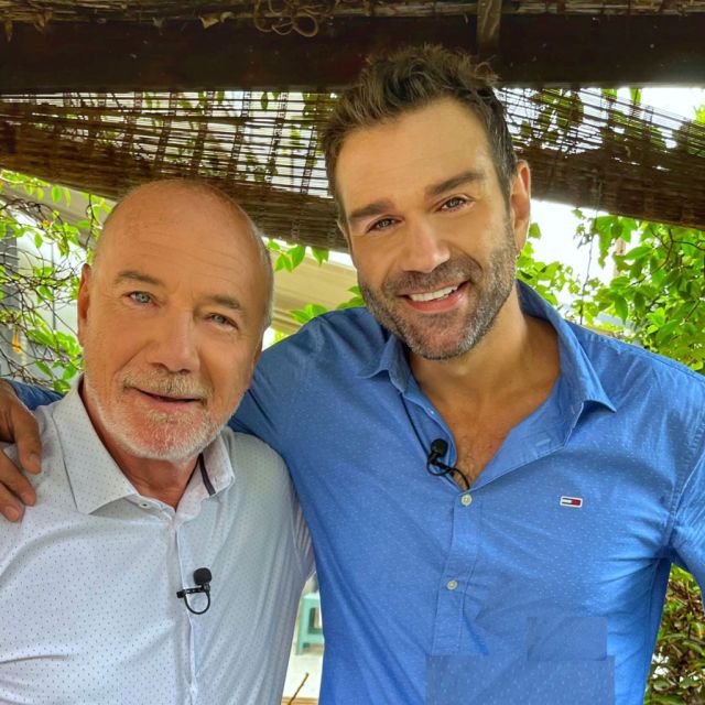 ΕΡΤ1: Ο Μένιος Σακελλαρόπουλος και η Εβελίνα Παπούλια στην εκπομπή «Μπαμπά-δες» με τον Τάσο Ιορδανίδη