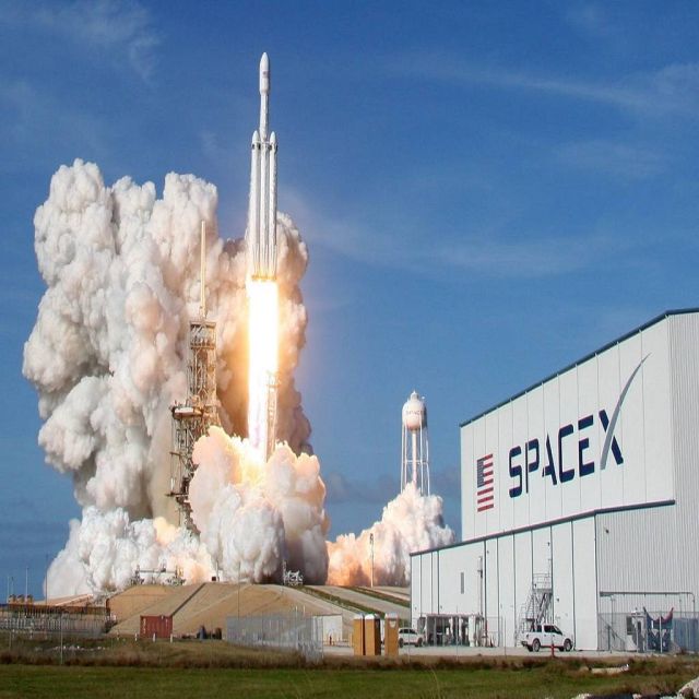 Η SpaceX του Έλον Μασκ στον δρόμο για την κατασκευή νέου πυραυλικού συστήματος