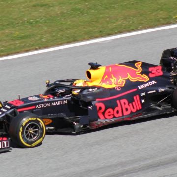 Τηλεοπτικά δικαιώματα της Formula 1 διεκδικεί η Red Bull