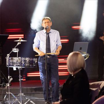 Σπίτι με το MEGA: Η Ρούλα Κορομηλά υποδέχεται τον Μιχάλη Ρακιντζή