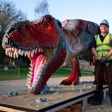 Η αφρόκρεμα των μεταφορικών εταιρειών και τα πιο τρομακτικά πλάσματα του βυθού έρχονται τον Ιούνιο στο Viasat Explore