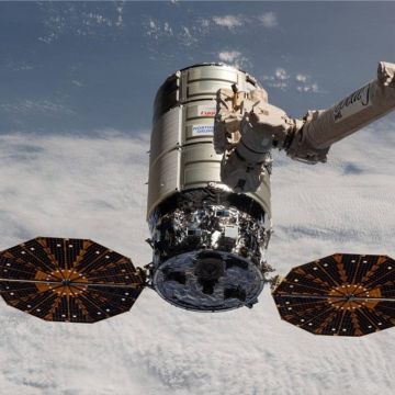 Πειράματα με 5G και φωτιές στο διάστημα από διαστημόπλοιο Cygnus