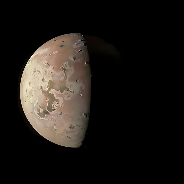 Εντυπωσιακές εικόνες από το ρεβεγιόν που έκανε αποστολή της NASA στην ηφαιστειακή πρωτεύουσα του ηλιακού μας συστήματος