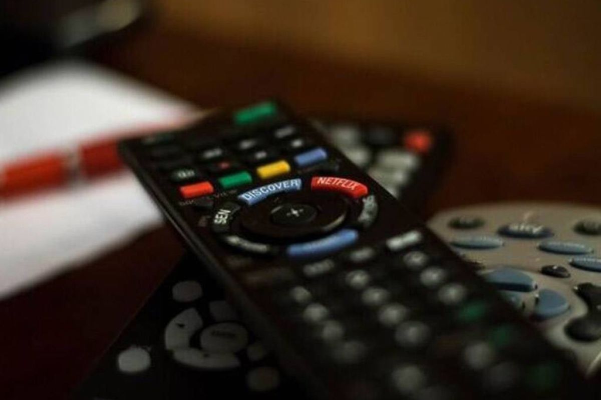 Αναστολή για ένα έτος του ‘τέλους συνδρομητικής τηλεόρασης’