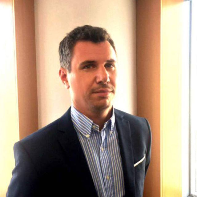 Το παρασκήνιο μιας – καθόλου αριστερής – παραίτησης