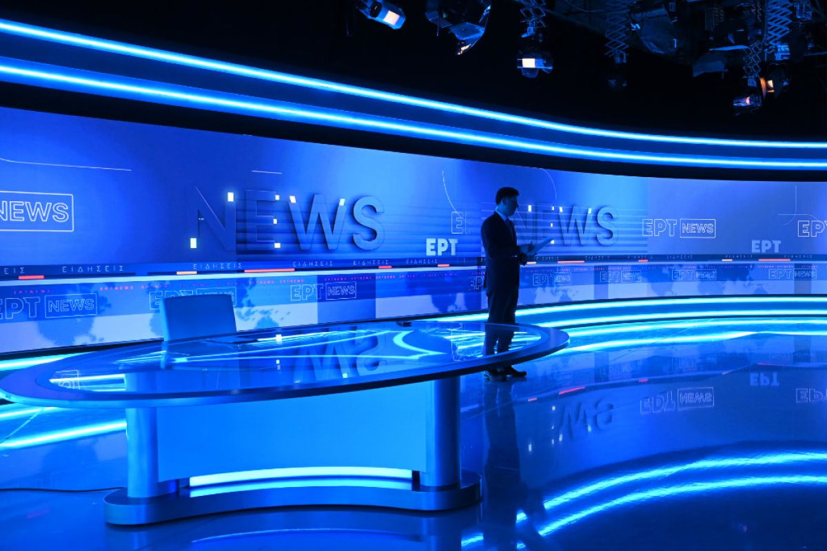 Ποδαρικό στο 2025 με υπερσύγχρονο στούντιο από το ΕΡΤNEWS