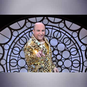 Στην κορυφή της τηλεθέασης η παράσταση «20 Χρόνια Δελφινάριο» στις 21 Μαρτίου