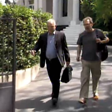 Τσίπρας: "Την επόμενη Δευτέρα ανοίγει η ΕΡΤ"