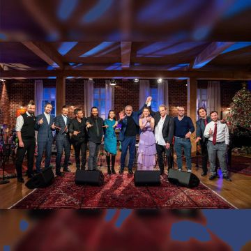 Ο Στέφανος Κορκολής και ο Δημήτρης Μπάσης, με guest τη Σοφία Μανουσάκη, στο «Μουσικό Κουτί»