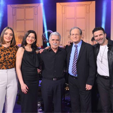 Η αυλή των χρωμάτων «Αφιέρωμα στον Βασίλη Σκουλά»