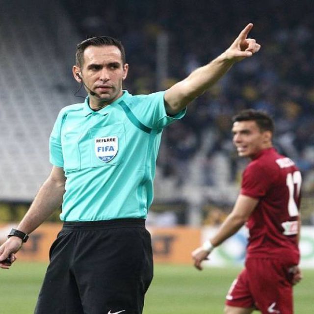 Διαιτητής παντρεύεται με γνωστή δημοσιογράφο!