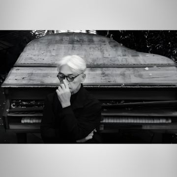 Οι μουσικές δημιουργίες του Ριουίτσι Σακαμότο στον 95,8FM & στην εκπομπή «Η Προβολή της Ημέρας»
