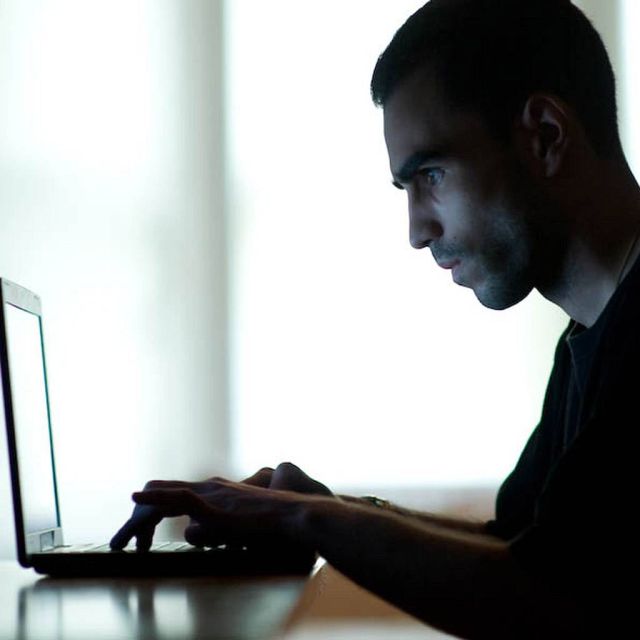 «Πόλεμος στο Διαδίκτυο» Ντοκιμαντέρ στην ΕΡΤ3