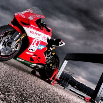 Η hellas online «τρέχει» με την αγωνιστική ομάδα Kosmocar-Eko Ducati