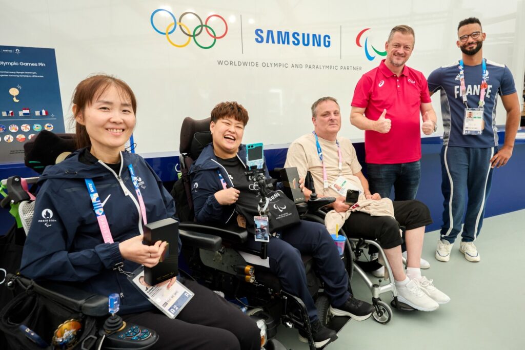 2 samsung mobile paris 2024 paralympic games z flip6 olympic edition athlete and fan experience