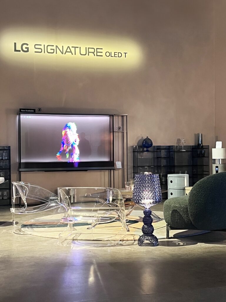 LG OLED T Kartell 1