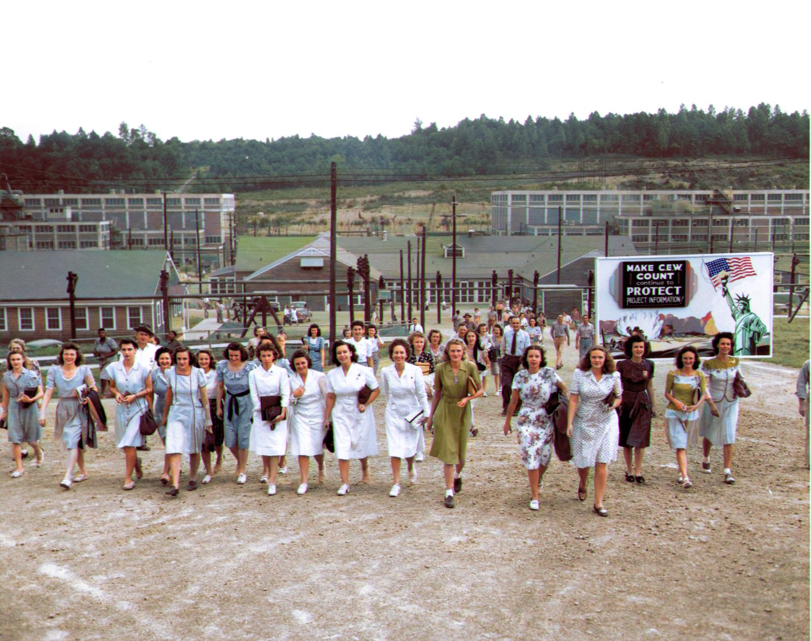 Viasat HISTORY The Manhattan Project WI MIC OAK RIDGE DAILY LIFE 1