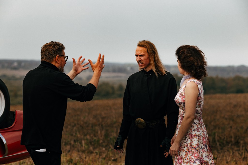 2 Invisible Fight Iris Kivisalu c Homeless Bob Production13