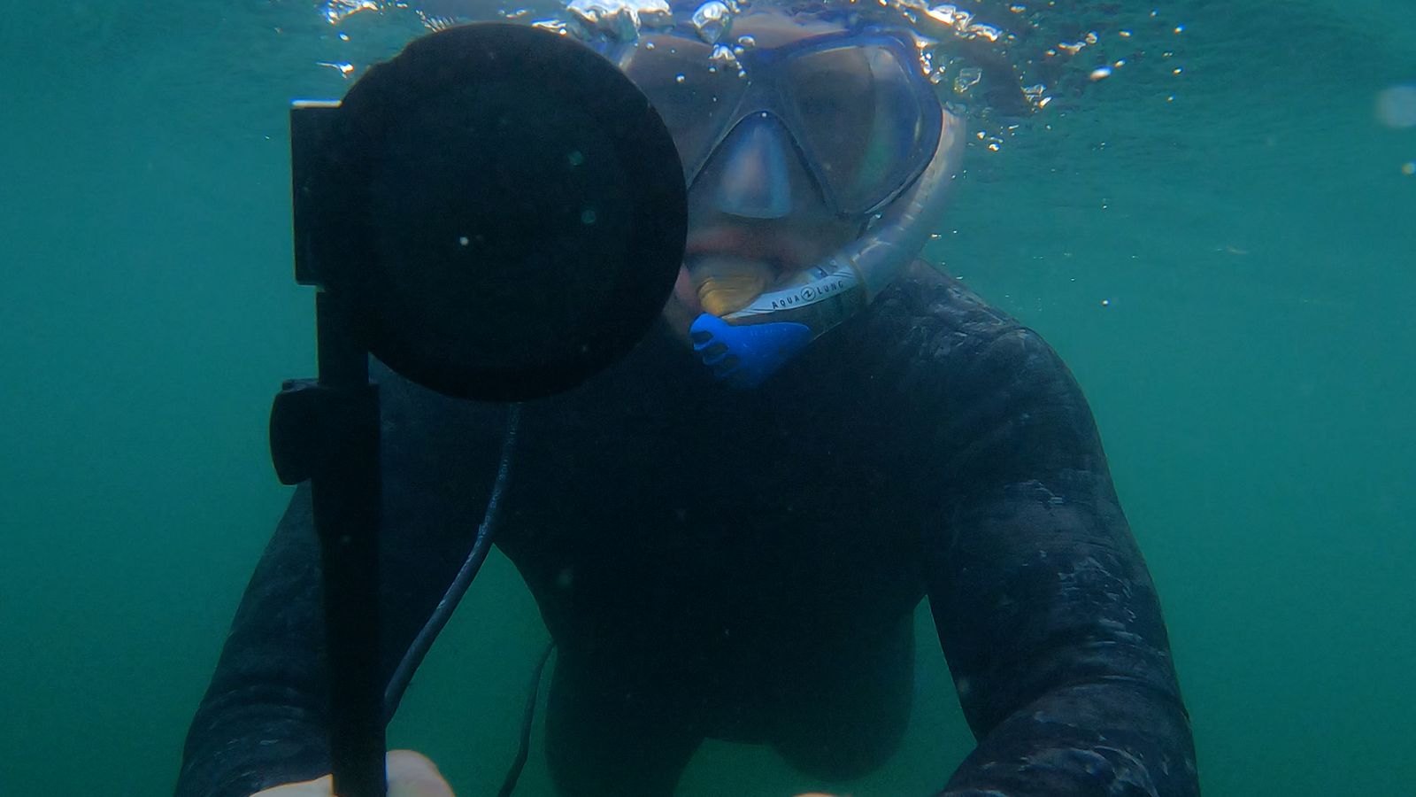 Viasat Explore Grand Fishing Adventure EP3 Photo 9 Luc Diver with LiveCam