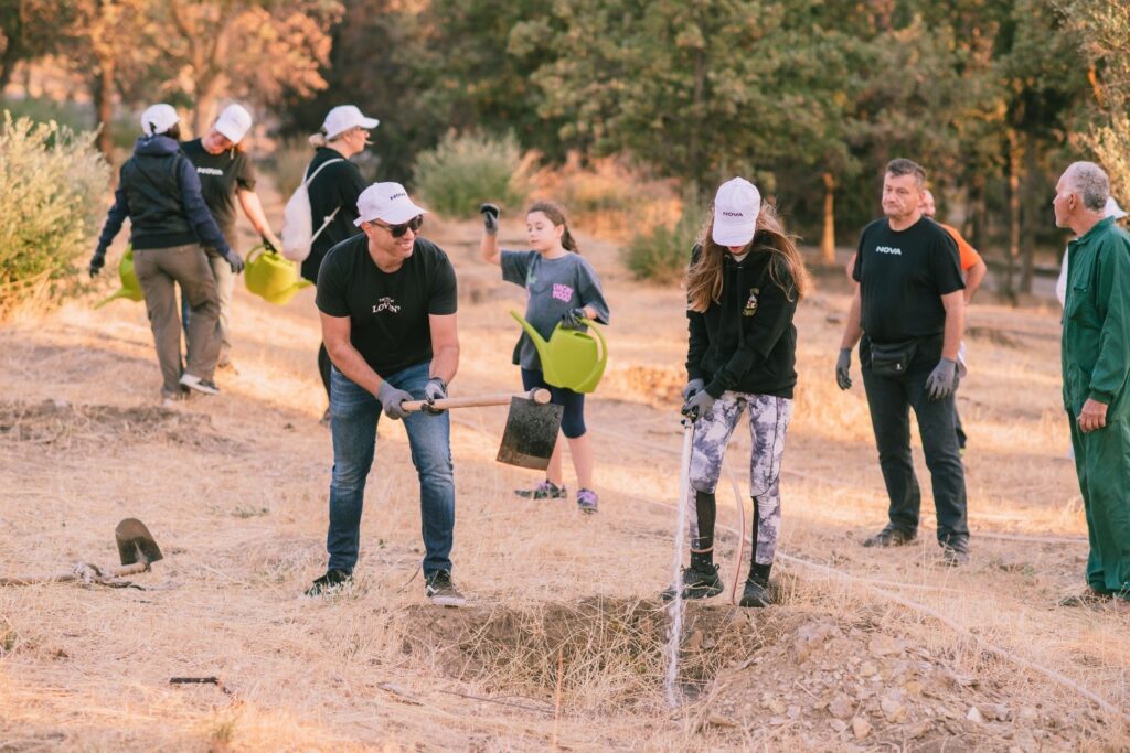 Η ομάδα της Nova πραγματοποίησε νέα περιβαλλοντική εθελοντική δράση στην Ι. Μ. Πεντέλης 2