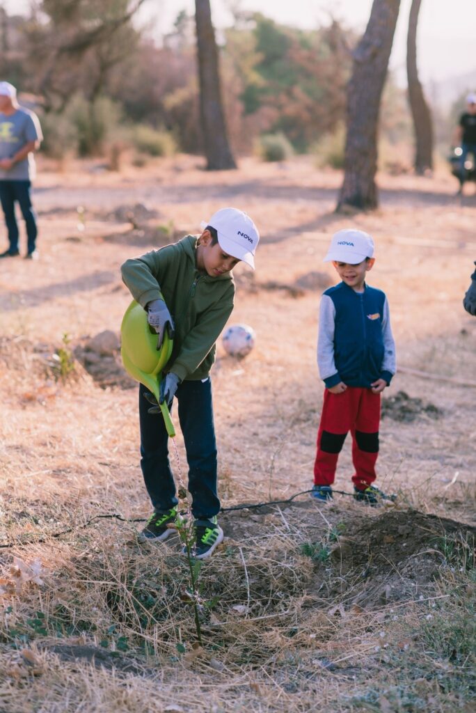 Η ομάδα της Nova πραγματοποίησε νέα περιβαλλοντική εθελοντική δράση στην Ι. Μ. Πεντέλης 5