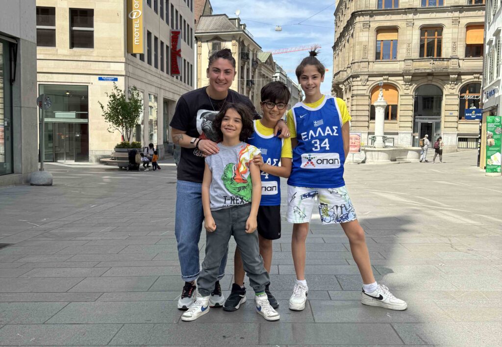 WHEN NOBODYS WATCHING 15 1