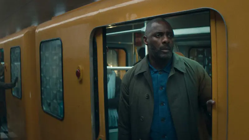 hijack season 2 erchetai