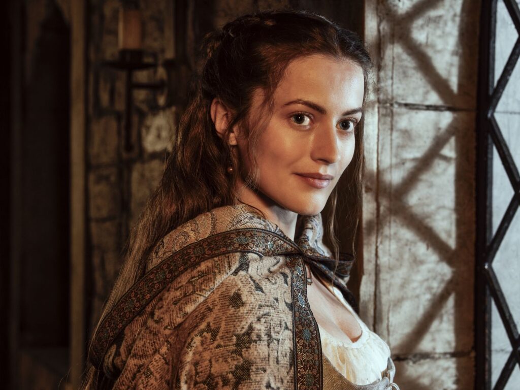 Epic Drama ROBIN HOOD S1 Lauren Gallery 05629 R