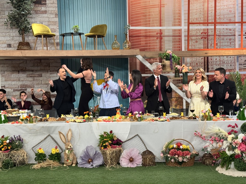 ΡΑΝΤΕΒΟΥ ΤΟ ΠΑΣΧΑ 3