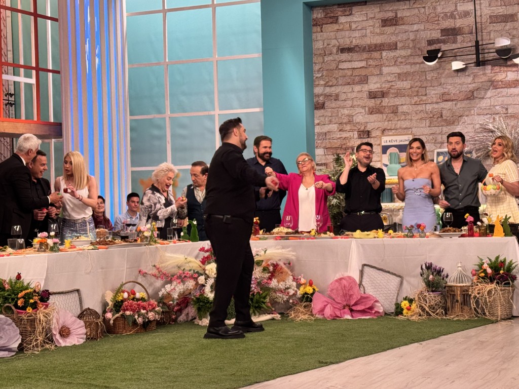 ΡΑΝΤΕΒΟΥ ΤΟ ΠΑΣΧΑ 8