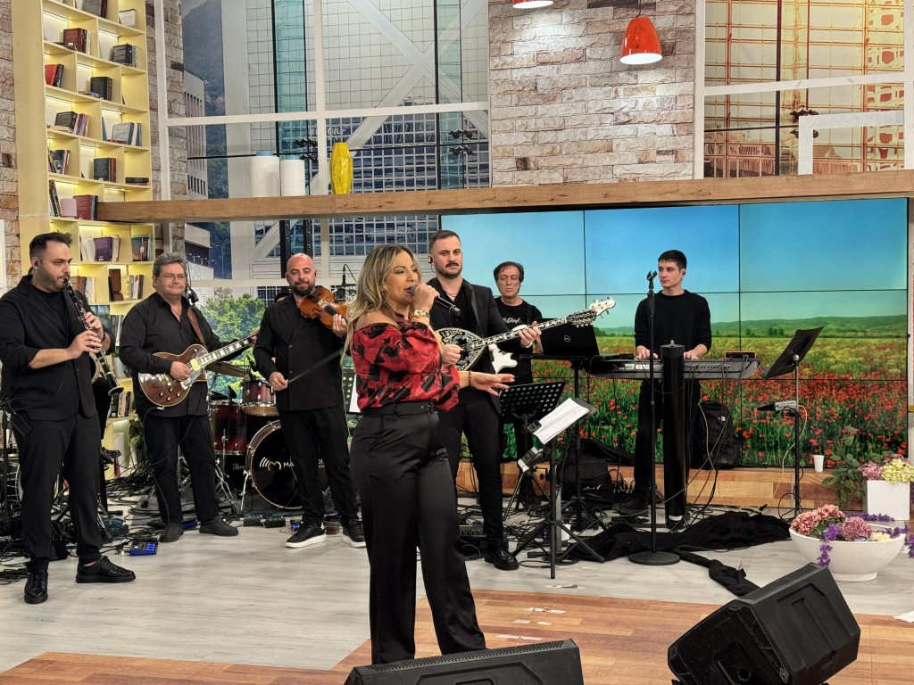 ΡΑΝΤΕΒΟΥ ΤΟ ΠΑΣΧΑ 9