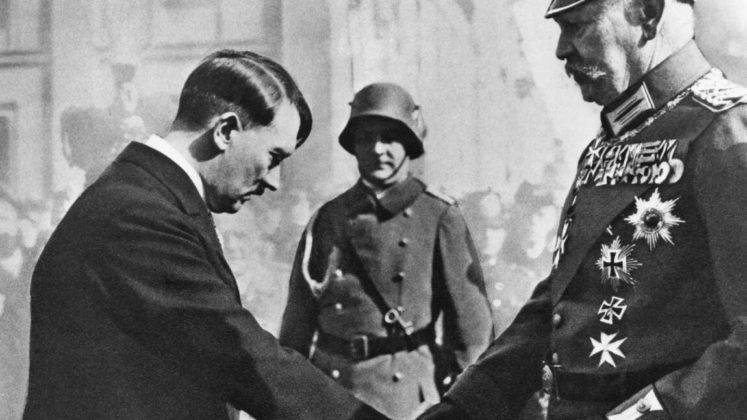 Adolf Hitler Paul von Hindenburg 1933 DR 747x420 1