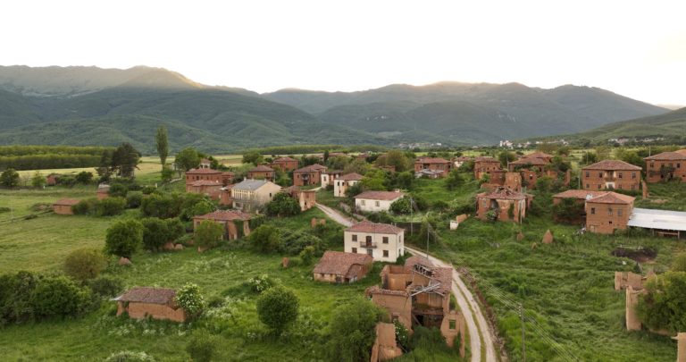 DJI 0898.MP4 snapshot 00.00.651 768x405 1