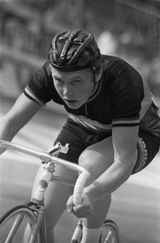 Yvonne Reynders┬σRon Kroon Anefojpeg 640x970 1