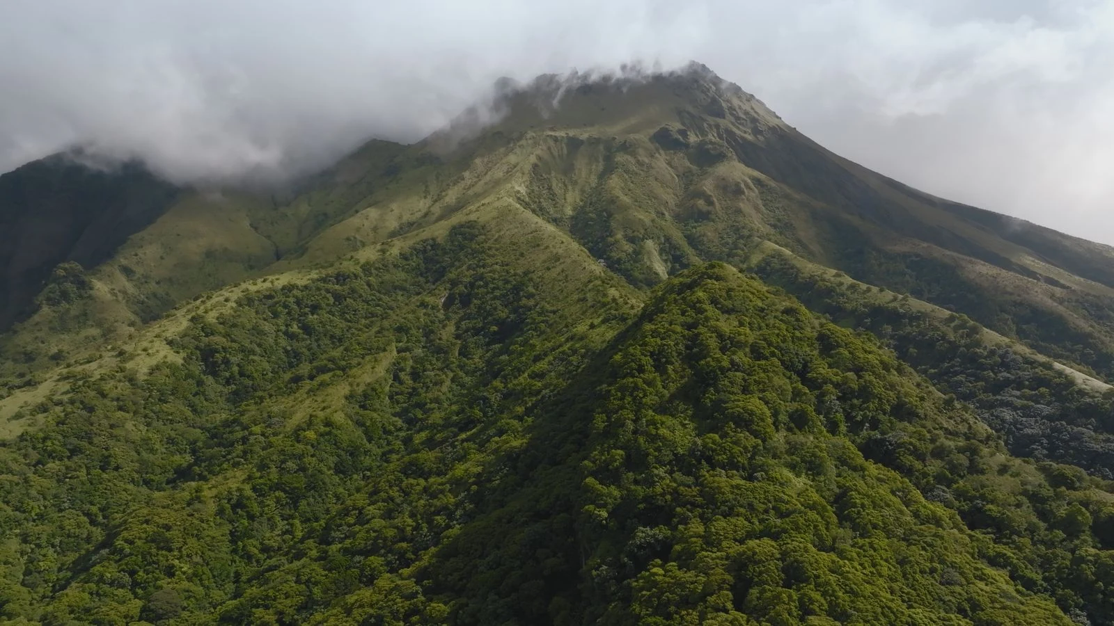 Viasat Nature_Deadliest Volcanos_VOLCANSMONDE©RMCPRODUCTION (2)